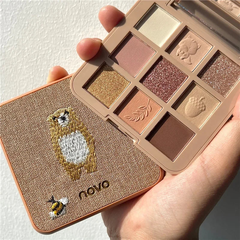 9-Color Embroidered Eyeshadow Palette